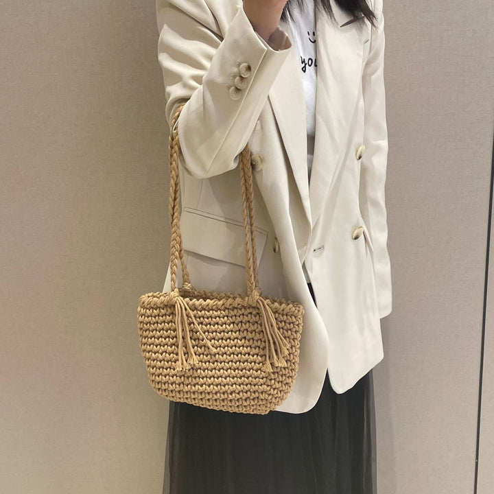 Hand-knotted shoulder bag with decorative pleating technique Kalsten