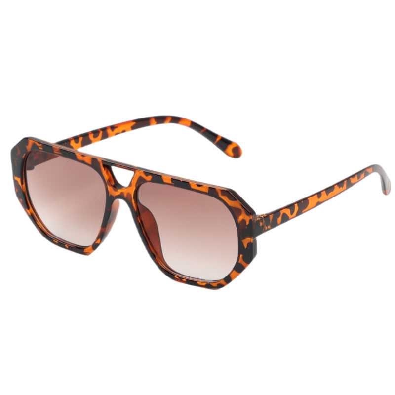 Women's eye-catching oversized sunglasses with unique frame Kalsten