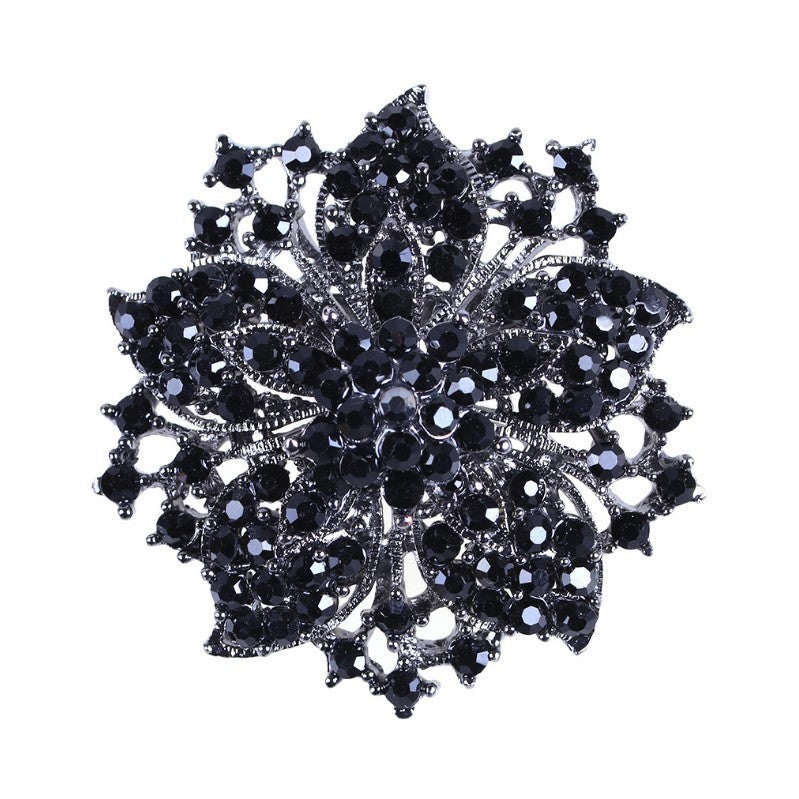 Glamorous brooch with crystals Kalsten