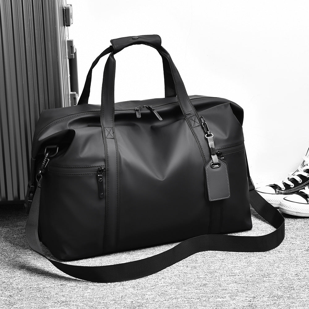 Travel bag with waterproof material and practical carrying options Kalsten