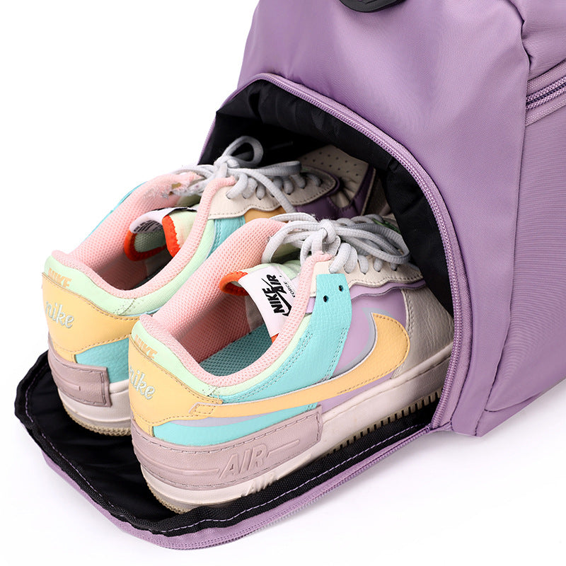 Sporty travel bag with multifunctional inner compartment Kalsten