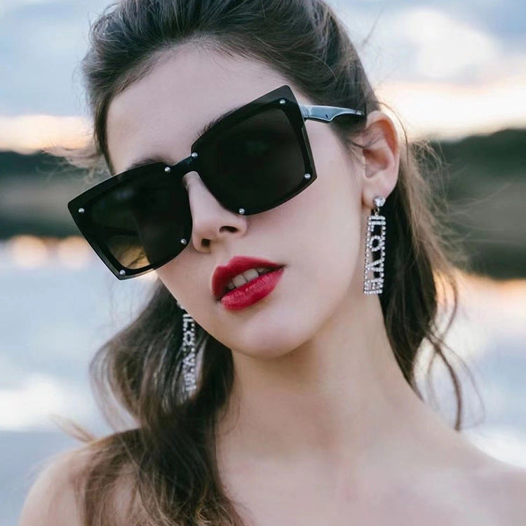 Women's statement sunglasses with stylish square frame and fashionable accents Kalsten