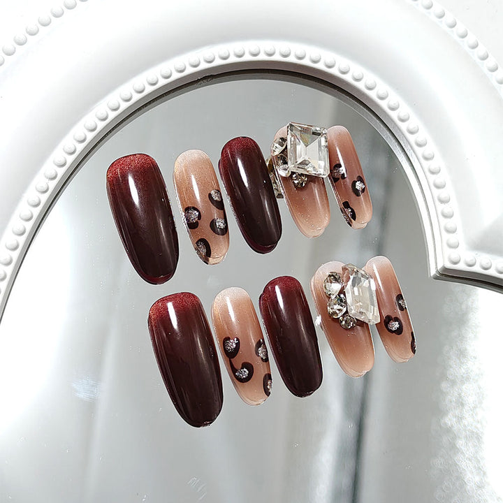Artificial nails with luxurious glitter accents Kalsten