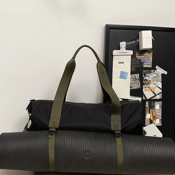 Spacious sports and travel bag with water-repellent material Kalsten
