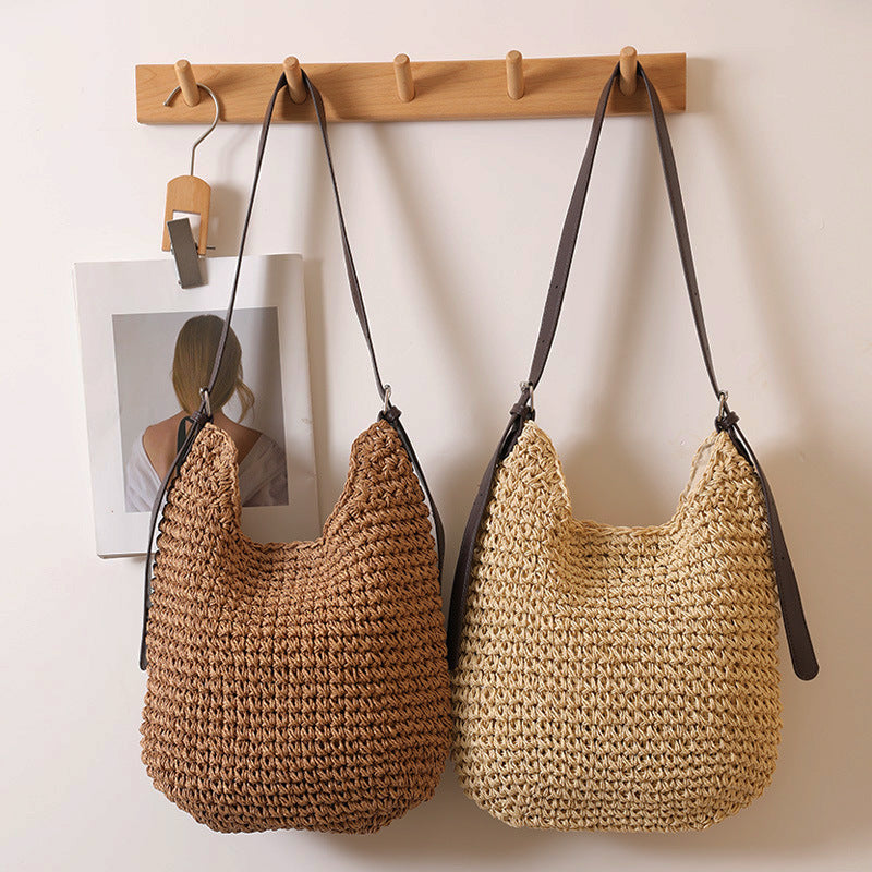 Casual handbag with wide shoulder strap Kalsten