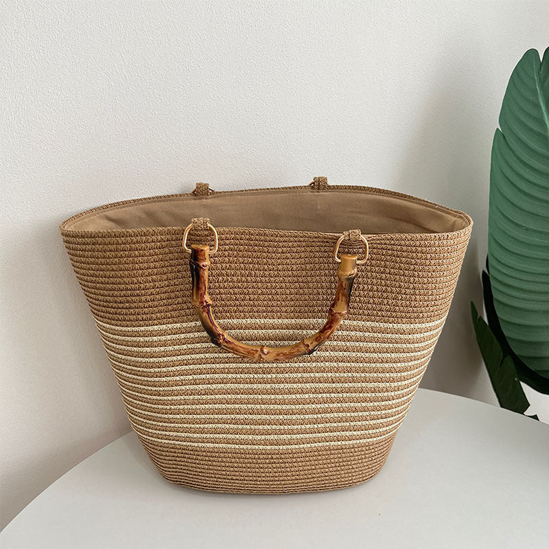 Stylish straw bag with high-quality wooden handle Kalsten