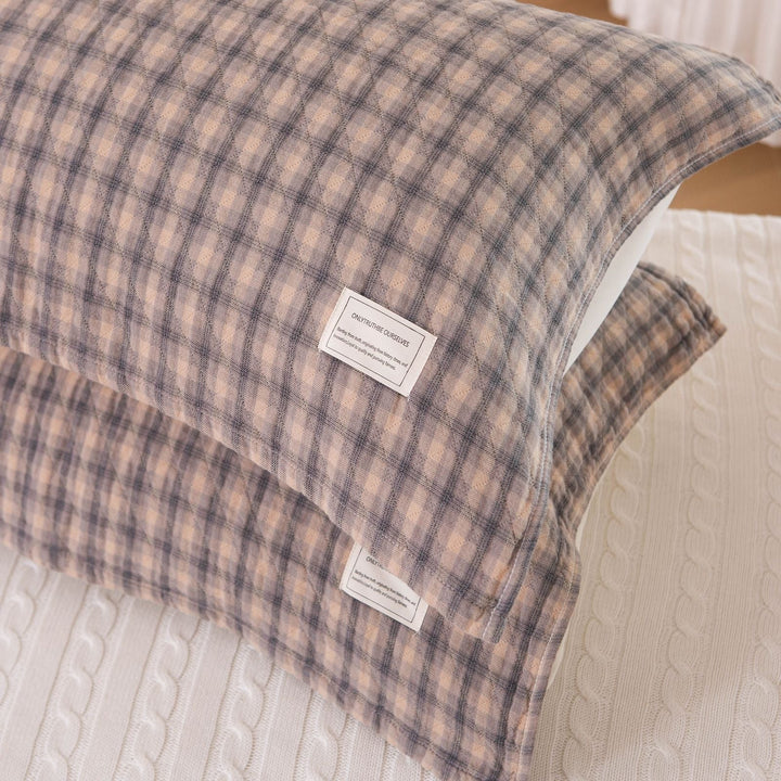 Ladies pillowcases with modern stripe pattern Kalsten