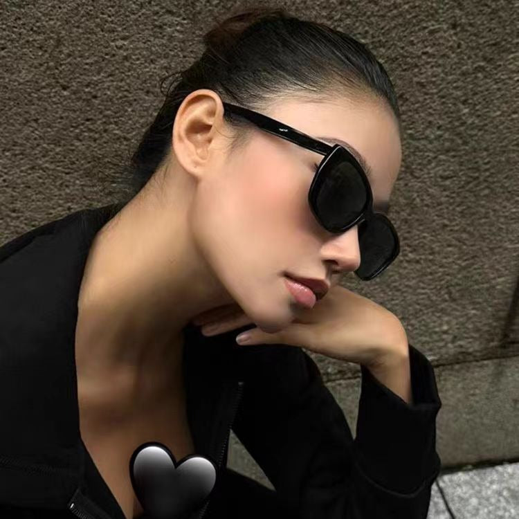 Women's sunglasses in a modern, stylish design Kalsten