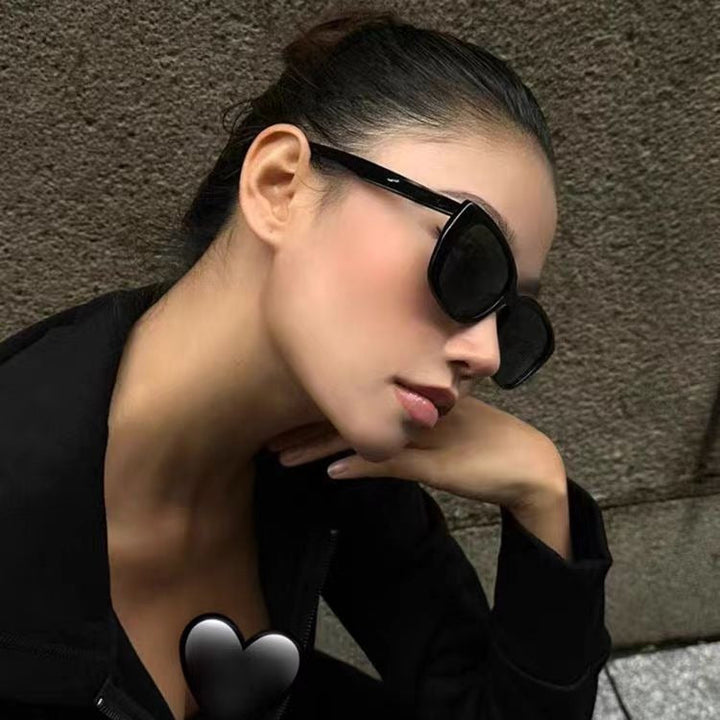 Women's sunglasses in a modern, stylish design Kalsten