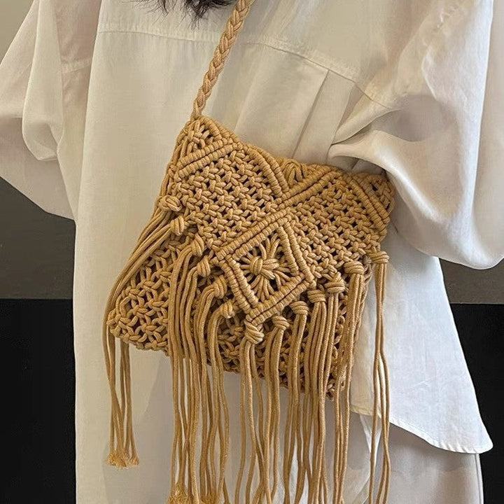 Macrame shoulder bag with fringed accents Kalsten