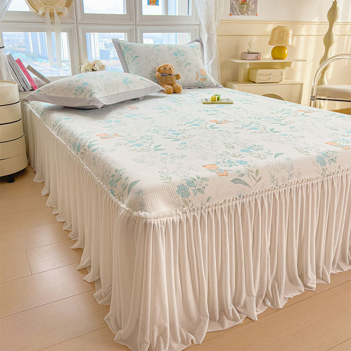 Women's elegant and decorative bedding throw set with cheerful floral pattern Kalsten