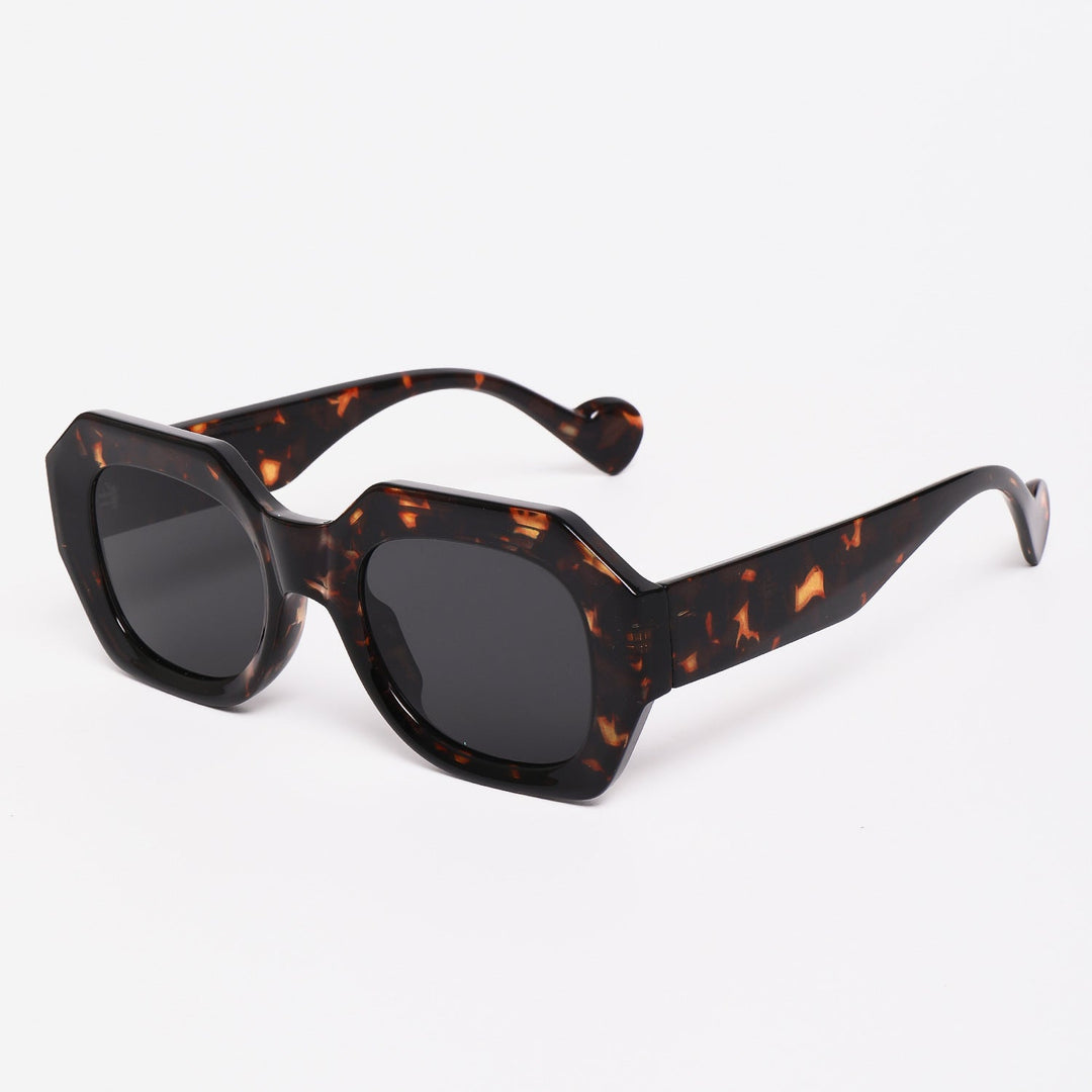 Women’s sunglasses in a unique, octagonal design with polarized lenses Kalsten