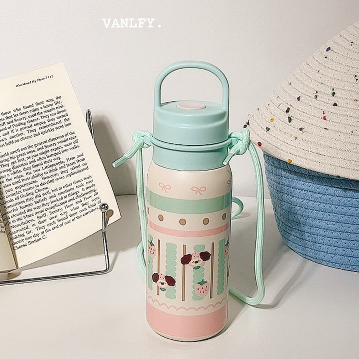 Women's insulated drink bottle with continuous animal design and carrying strap Kalsten