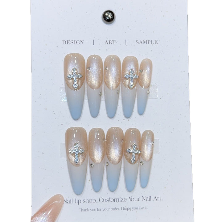 Artificial nails with luxurious sparkling rhinestone details Kalsten