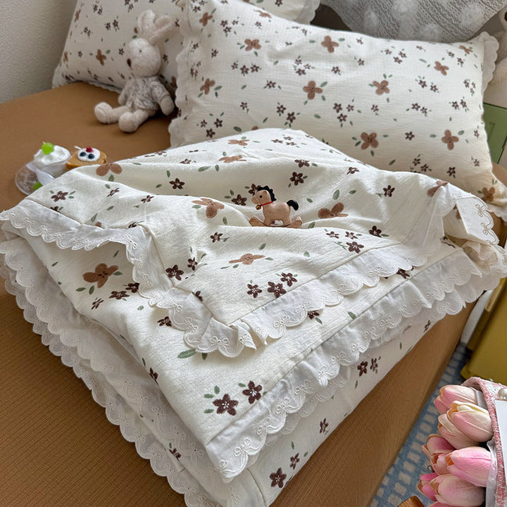 Women Cozy Bedspread with Playful Floral Pattern Kalsten
