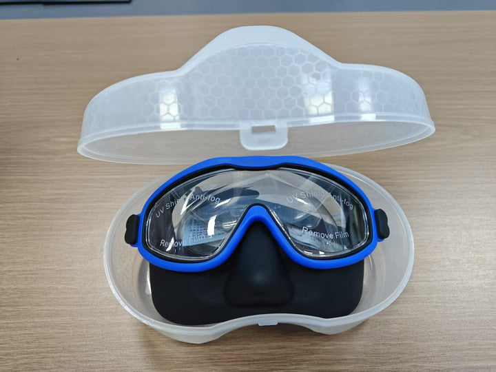 Swimming mask with adjustable comfort and clear field of vision Kalsten