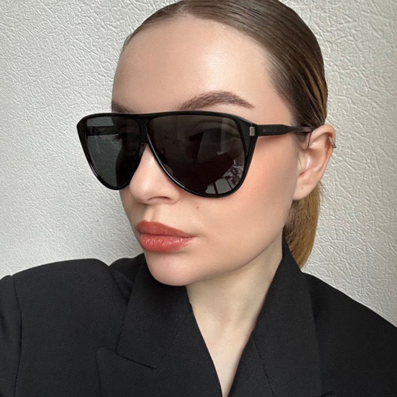 Ladies modern Cat-Eye sunglasses with protective UV filter and stylish frame Kalsten