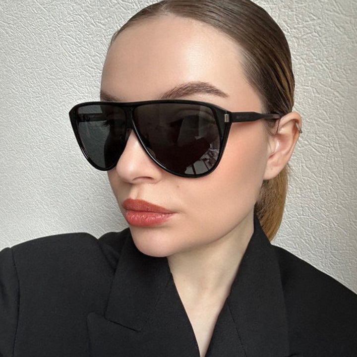 Ladies modern Cat-Eye sunglasses with protective UV filter and stylish frame Kalsten