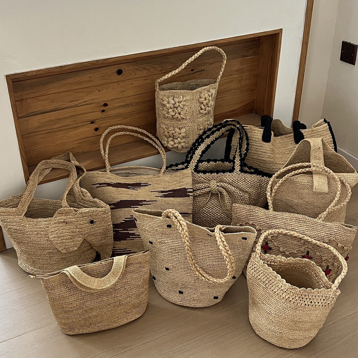 Handcrafted straw bag with soft lining Kalsten