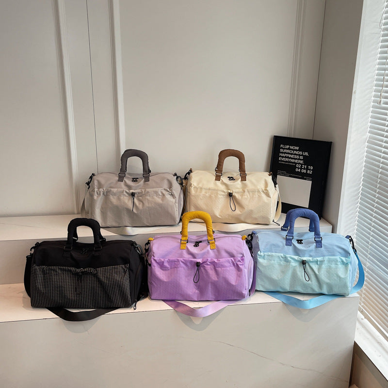Sporty travel bag with padded carrying handle Kalsten
