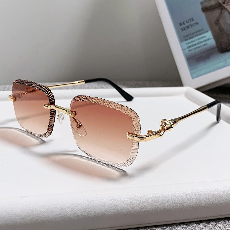 Women's fashionable sunglasses with textured frame and subtle gradient Kalsten