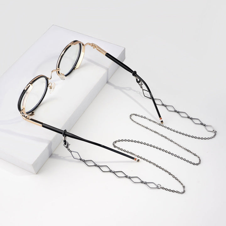 Fashion-Forward Eyewear Chain Kalsten
