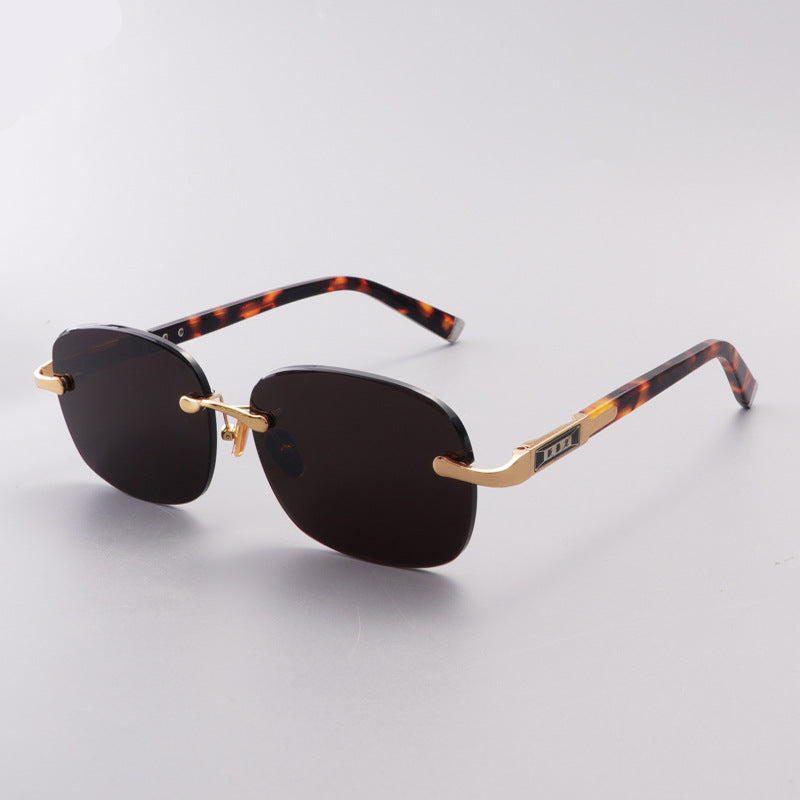 Ladies Elegant Sunglasses in Modern Retro Style Kalsten