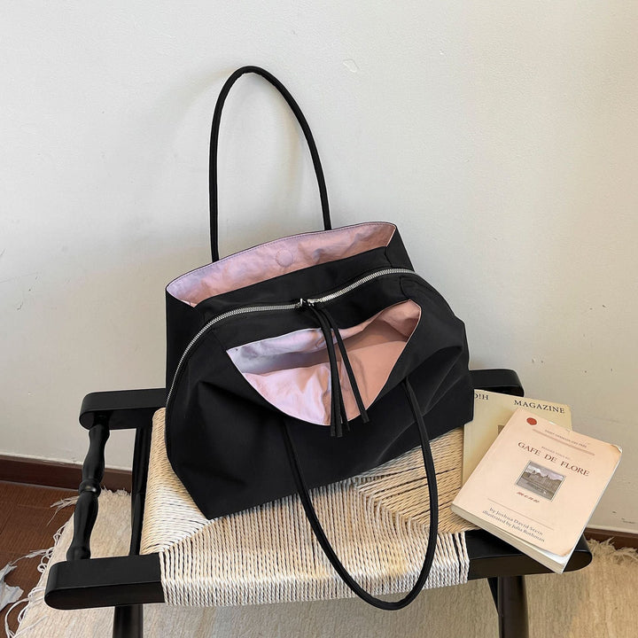 Elegant Handbag with Practical Interior Kalsten