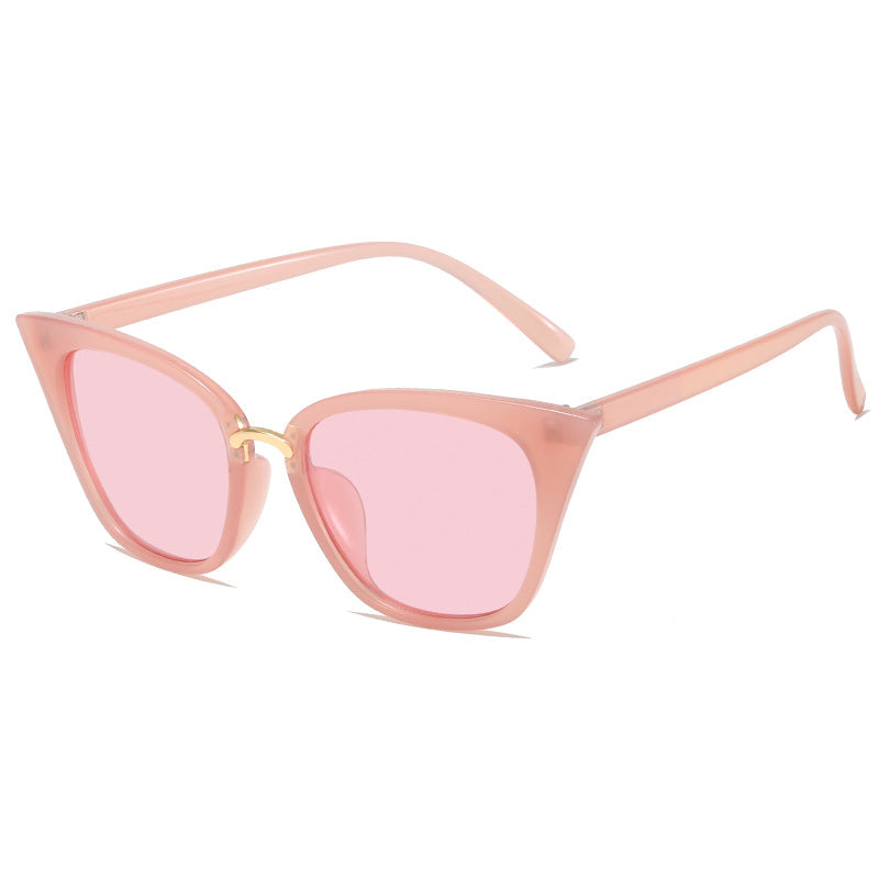 Ladies fashionable sunglasses with striking design Kalsten