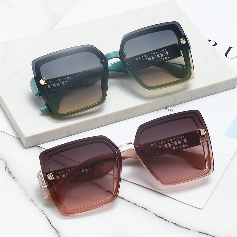 Ladies fashionable square sunglasses with sturdy frame and UV protection Kalsten
