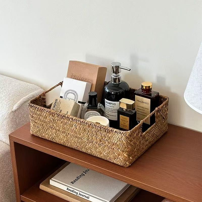 Women's rectangular storage basket made of natural materials Kalsten