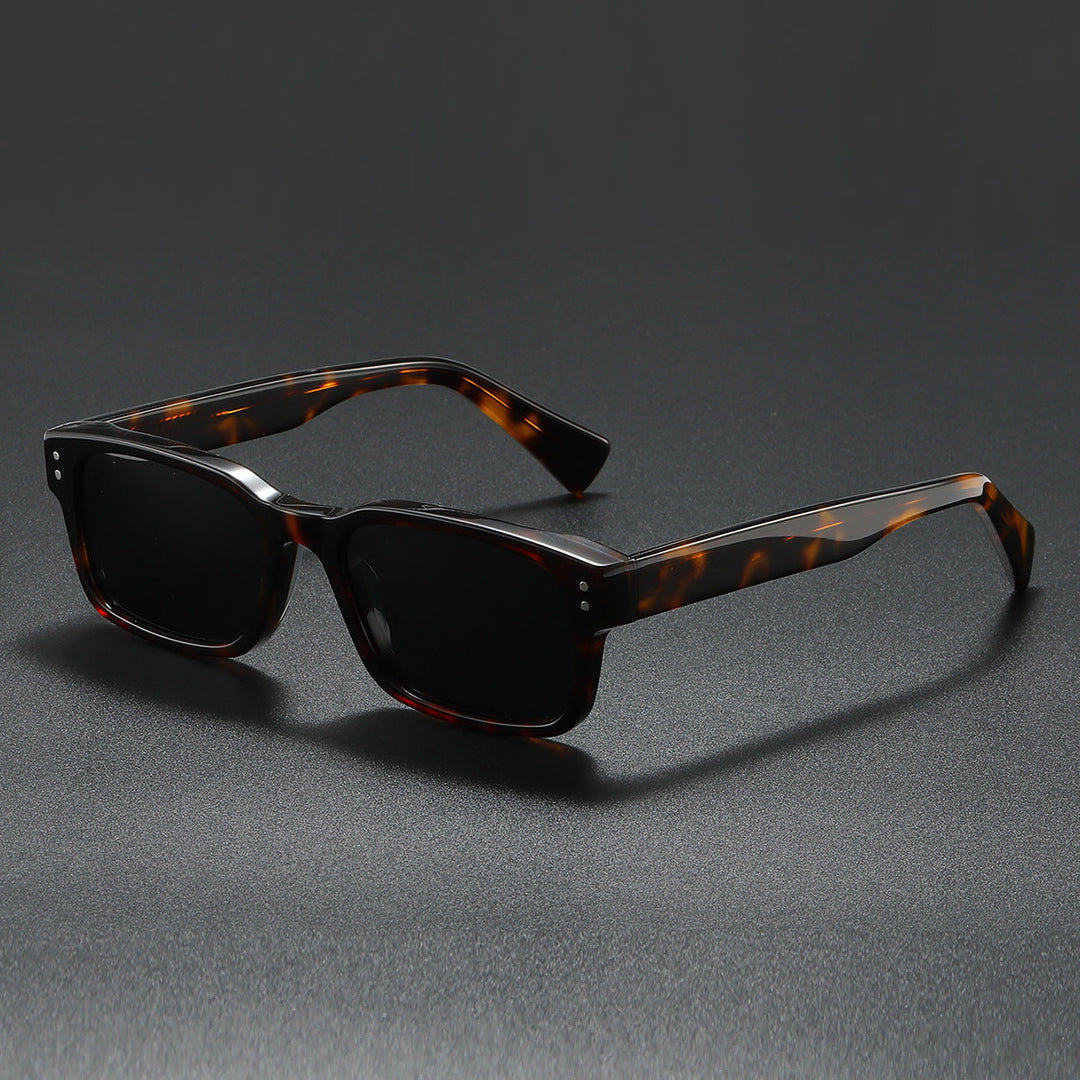 Women's sunglasses in modern, minimalist design Kalsten