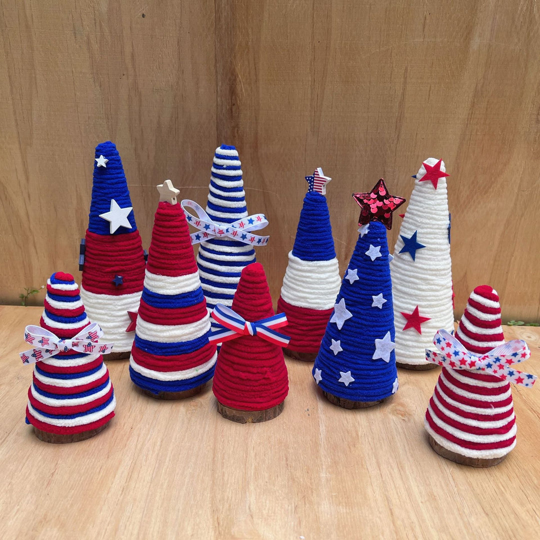 Unisex decorative table top Christmas tree made of felt and knitted structure with star appliqués Kalsten