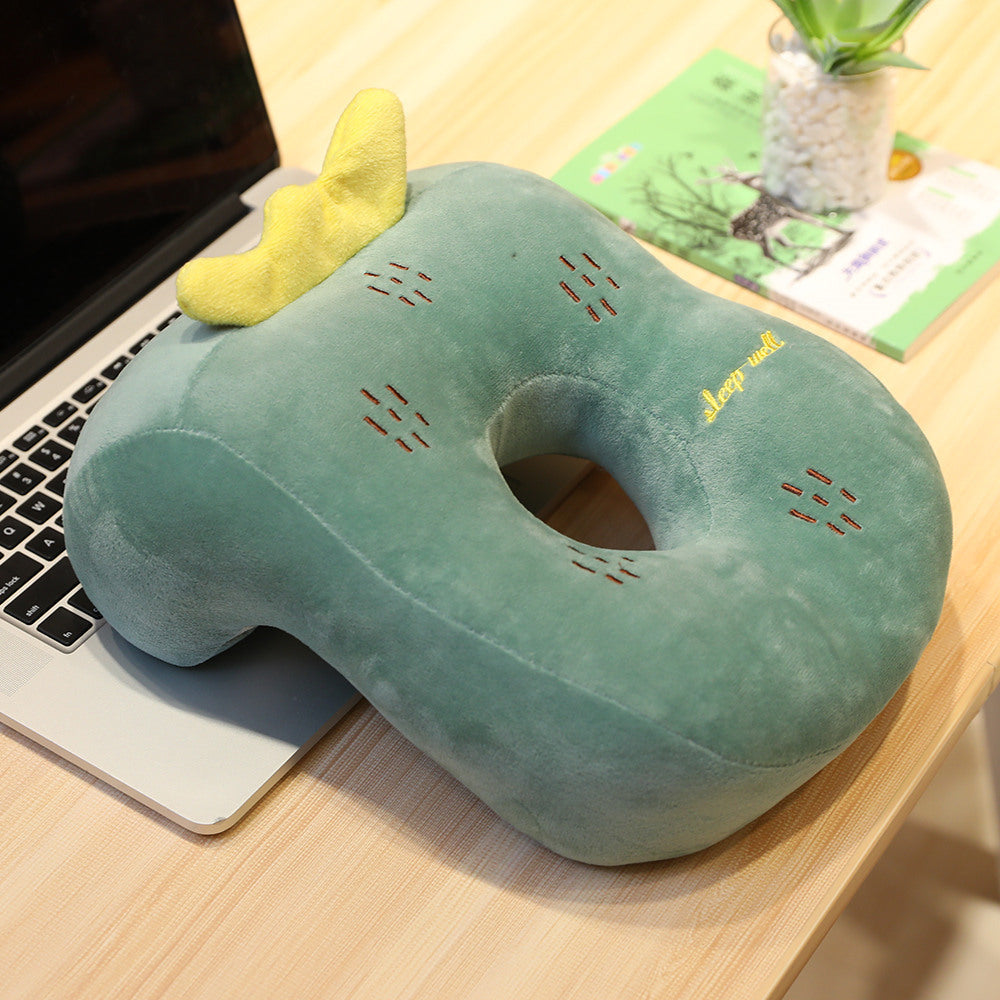 Plush neck support pillow in carrot shape Kalsten