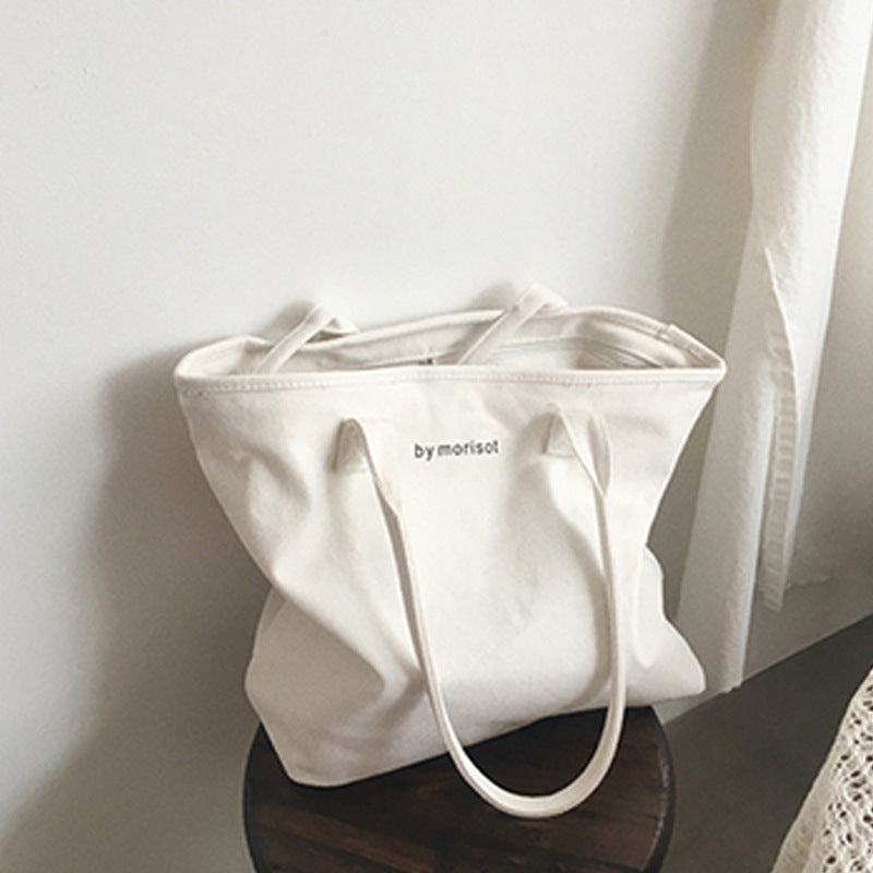 Everyday handbag with spacious interior and sturdy design Kalsten