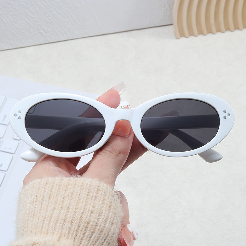 Ladies fashionable sunglasses in elegant oval design Kalsten