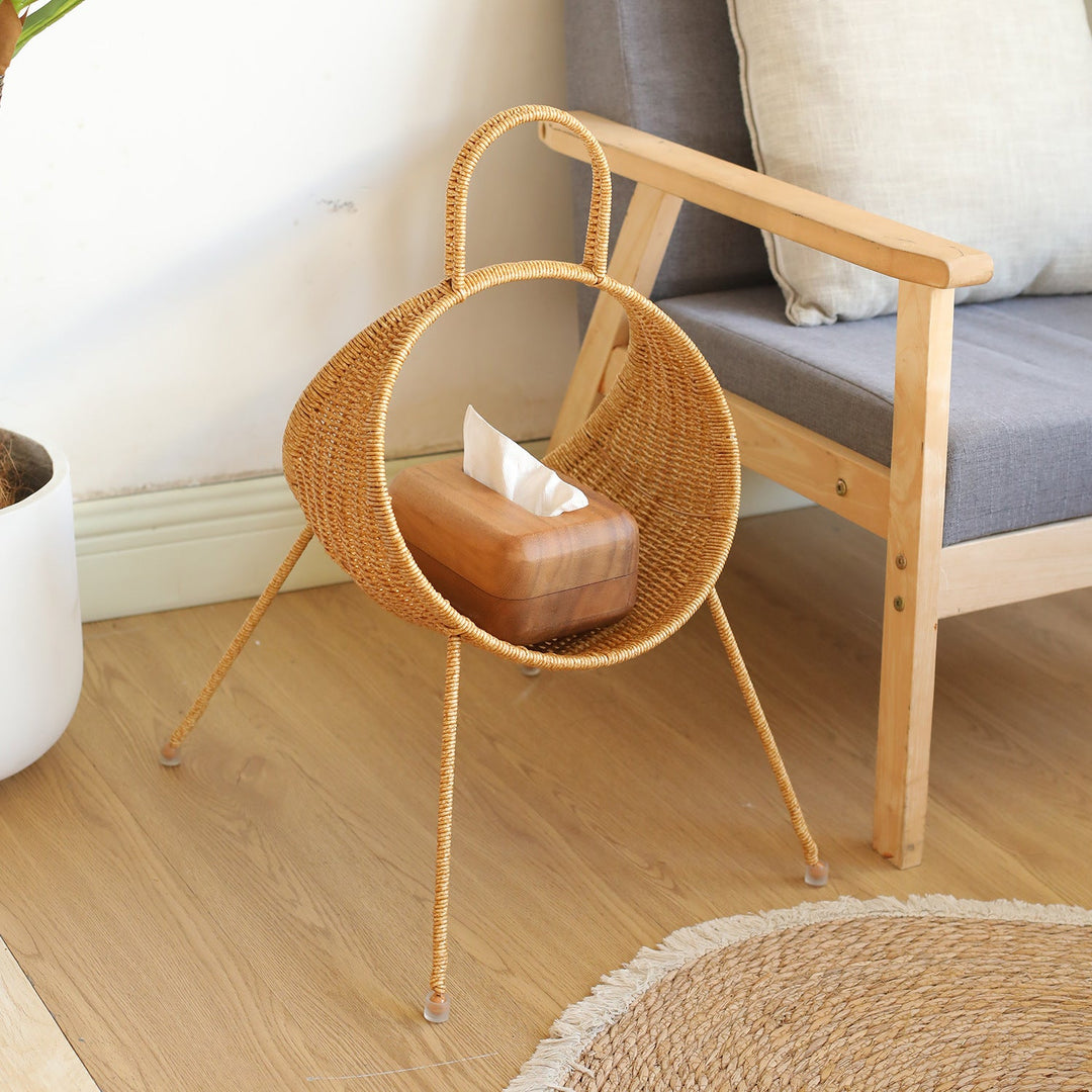 Unisex design basket with curved shape and ergonomic carry handle Kalsten