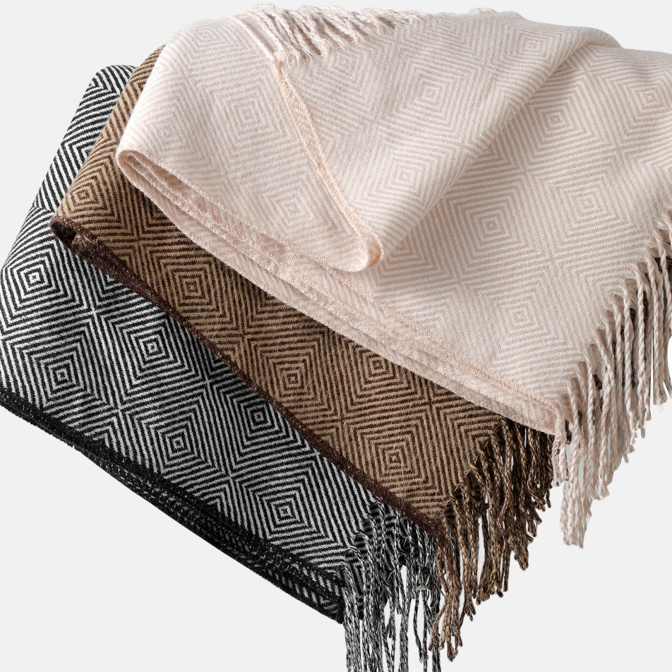 Unisex Cozy Geometric Throw Blanket