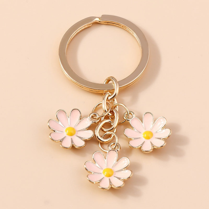 Keychain with Three Playful Daisies Kalsten