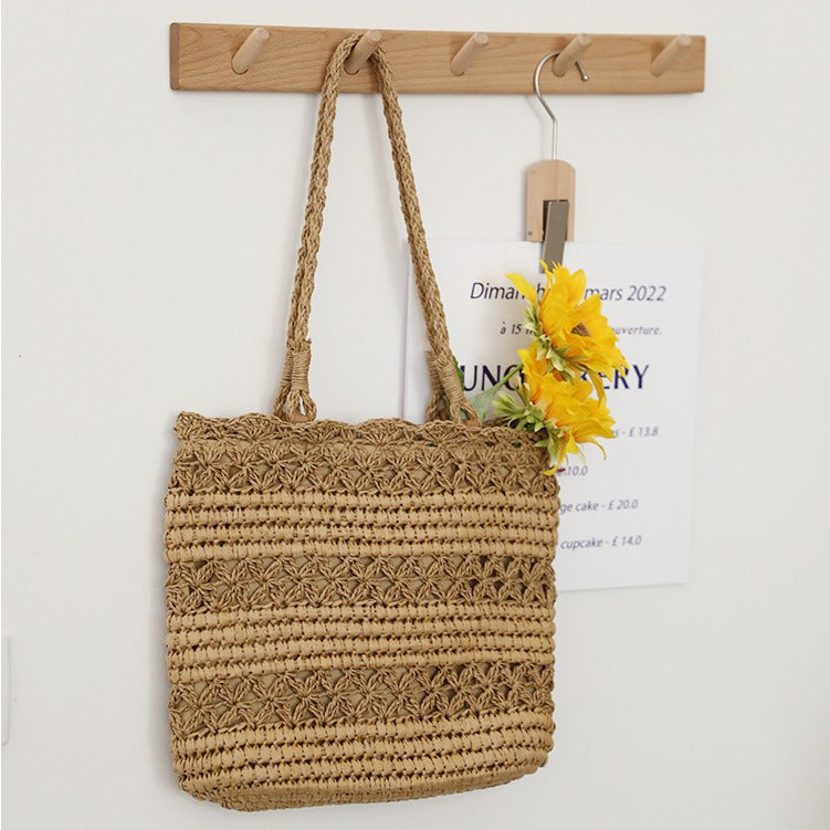 Hand-knotted beach bag in modern mesh design Kalsten