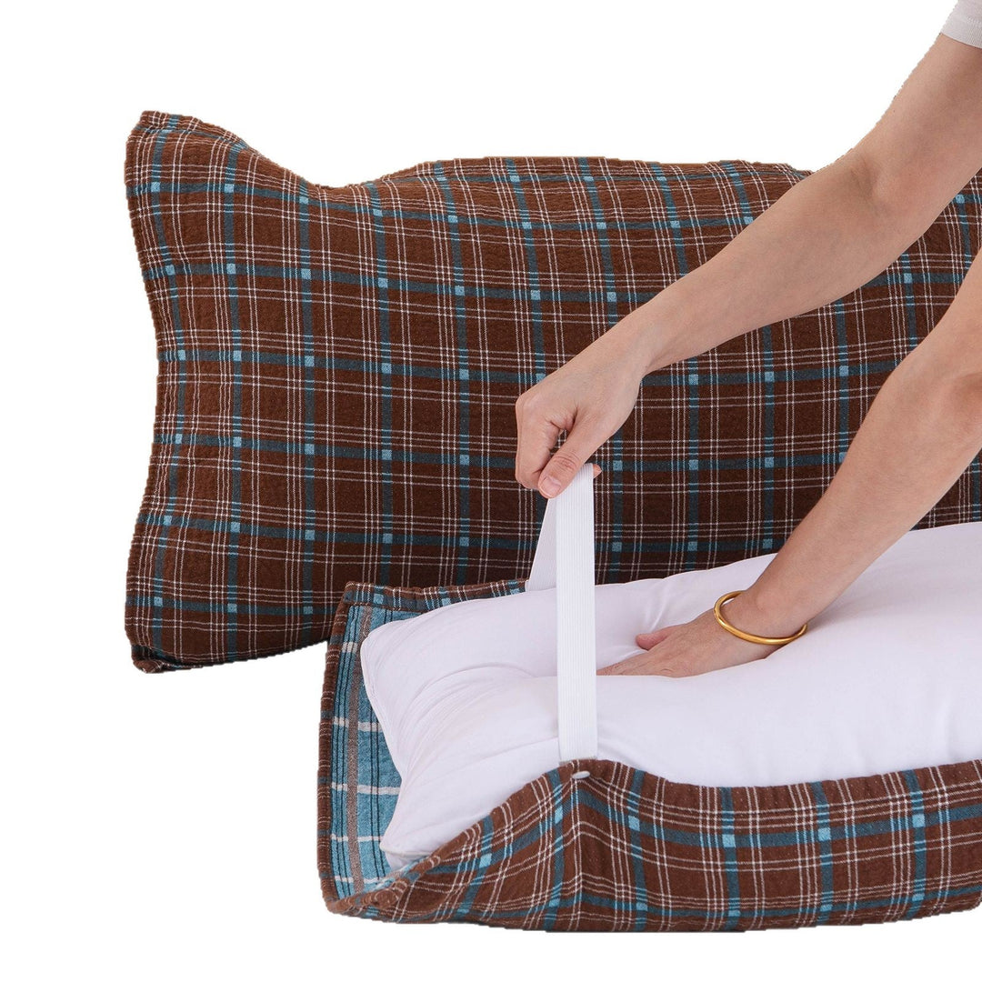 Unisex pillow with practical carrying handle Kalsten