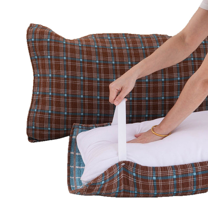 Unisex pillow with practical carrying handle Kalsten