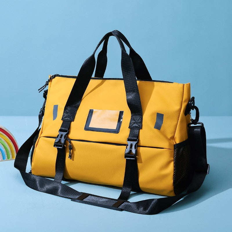 Sporty travel bag with innovative carrying system and durable material Kalsten
