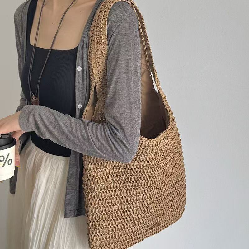 Shoulder bag made of robust woven natural material Kalsten