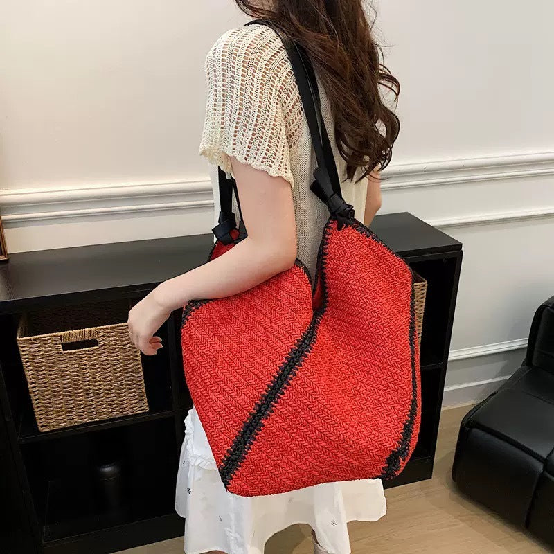 Generous shopping bag with handcrafted wave pattern Kalsten