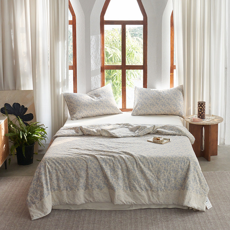 Ladies elegant bedspread with delicate floral pattern Kalsten