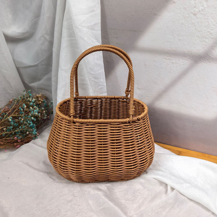 Women's stylish rattan container with pearl handle Kalsten