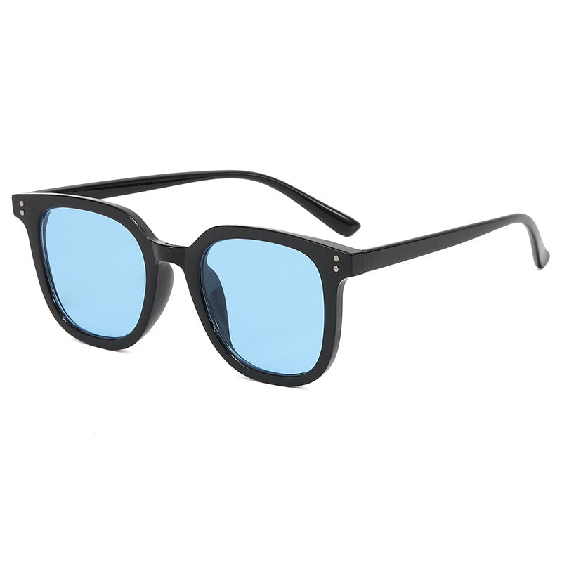 Ladies square designer glasses with thick frame and elegant profile Kalsten