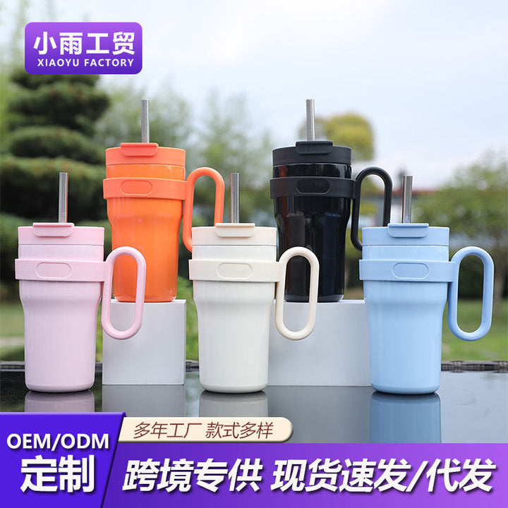 Unisex drinking cup with durable plastic and integrated straw Kalsten