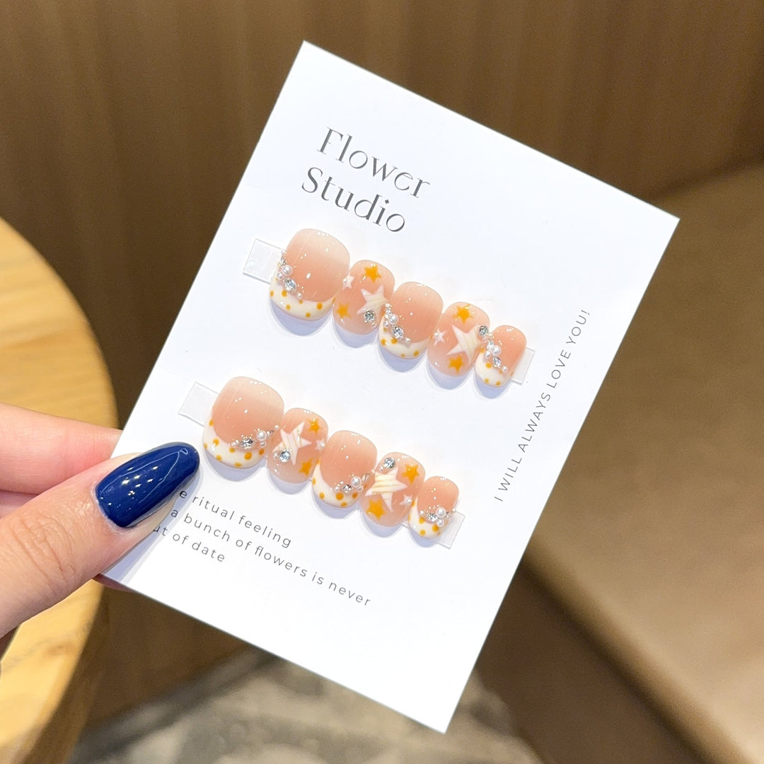 Artificial Nails in Elegant Flower Design Kalsten